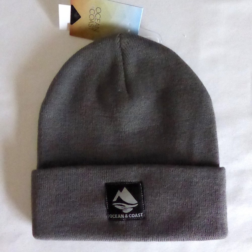 UNISEX OCEAN & COAST GRAY WINTER KNIT HAT (NEW WITH TAGS) ONE SIZE